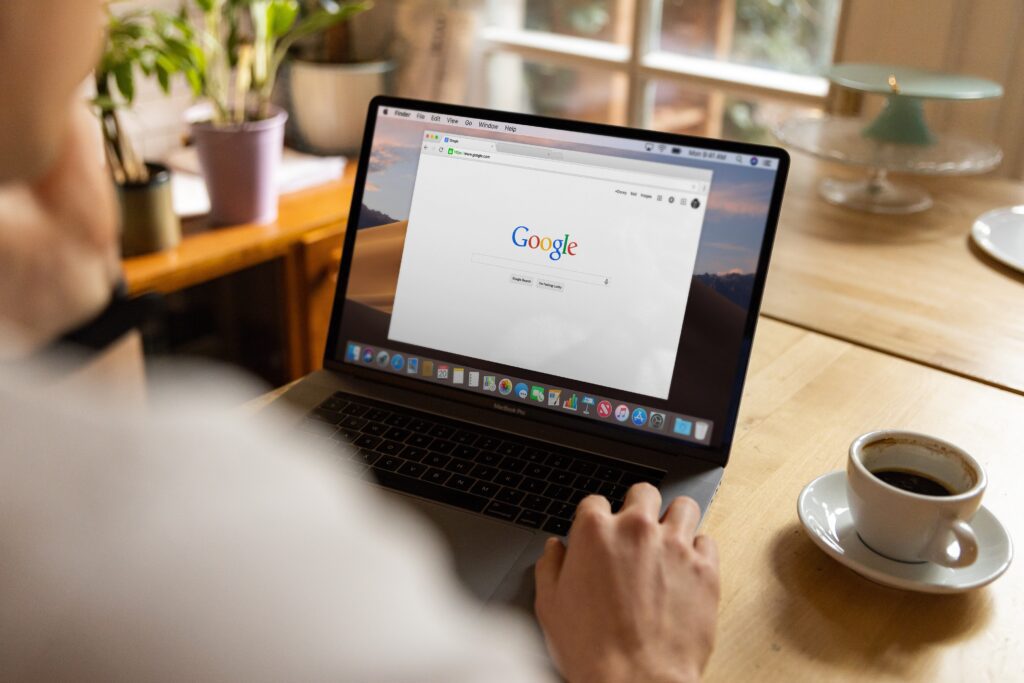 Alle nettsider kjemper om den samme plassen, førstesiden på Google. Native advertising kan være løsningen for din bedrift.